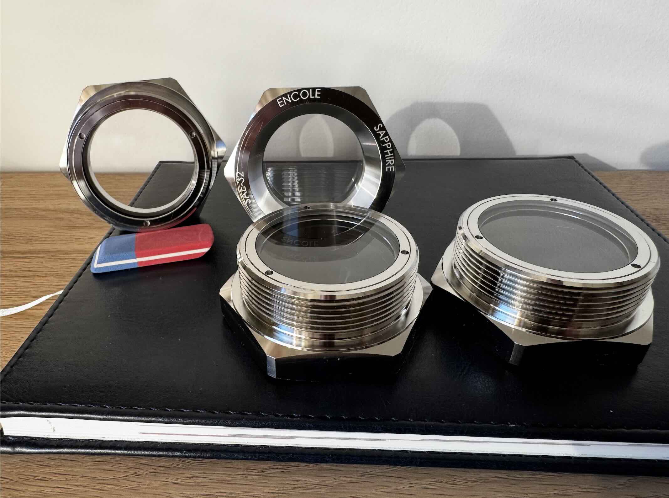 SAE sight glasses, smooth pressure side